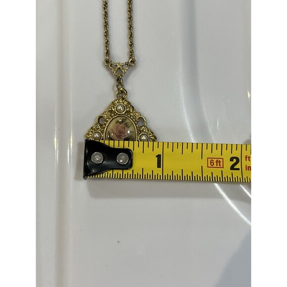 VTG 1928 Company Romantic Rose Cameo Pendant Necklace Regency Cottagecore 15in - Picture 6 of 8